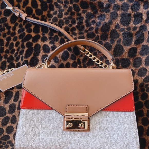 Handbags - Picture 2 of 5